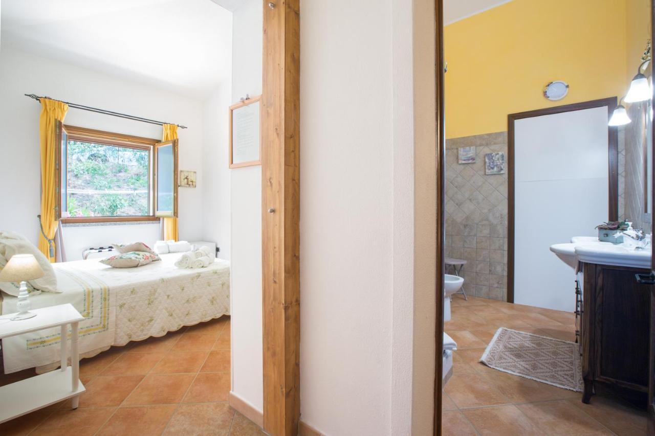 B&B La Vela Chia Eksteriør billede